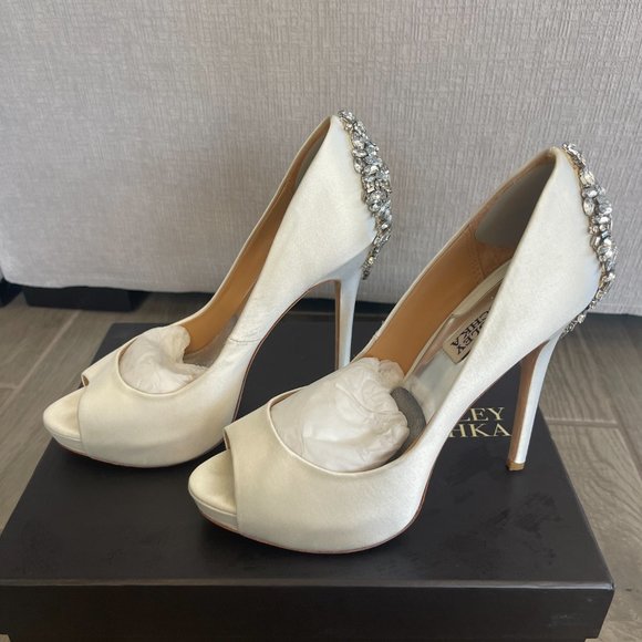 Badgley Mischka Heels - Picture 4 of 7